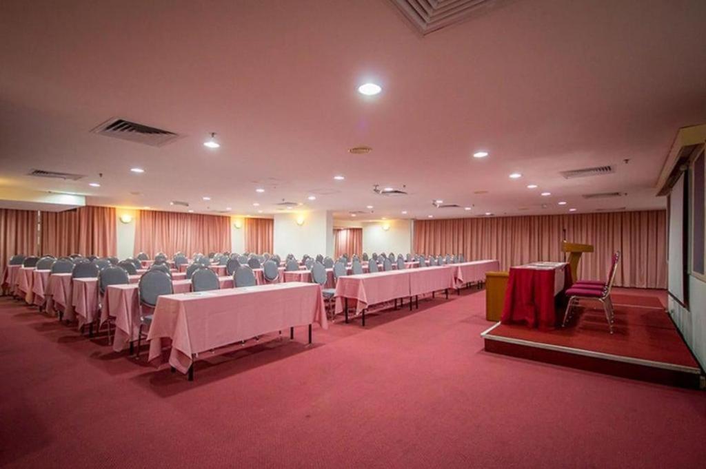 Hotel Continental Penang 3*