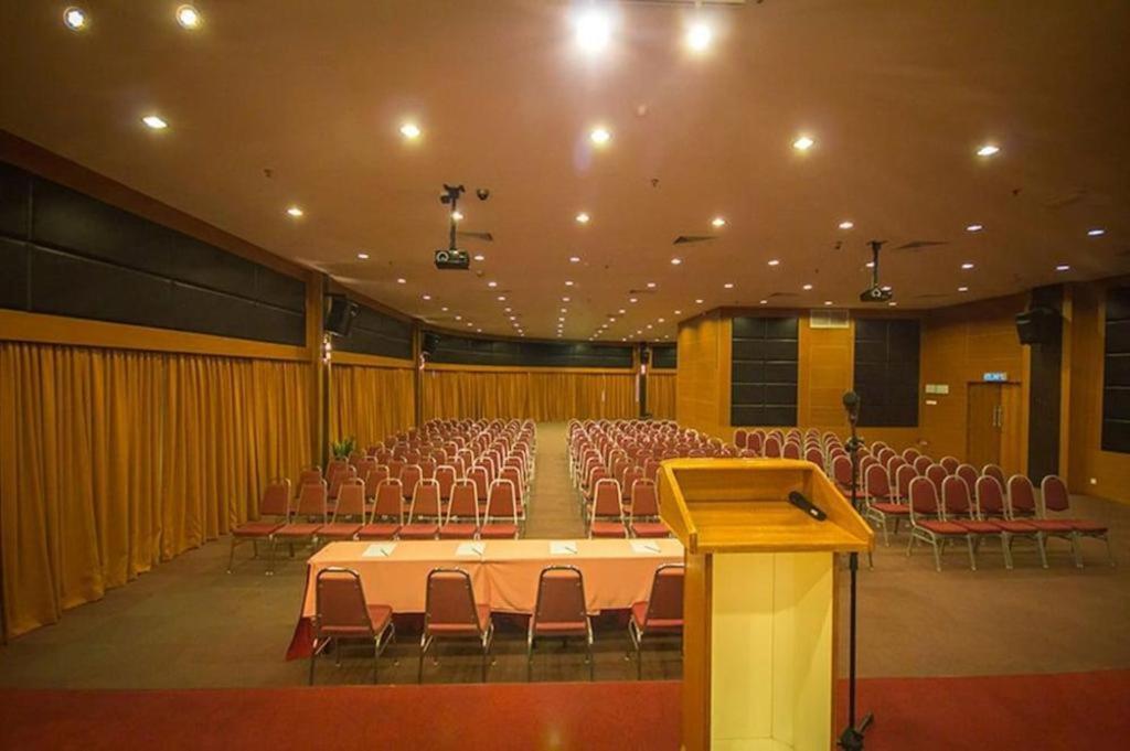 Hotel Continental Penang 3*