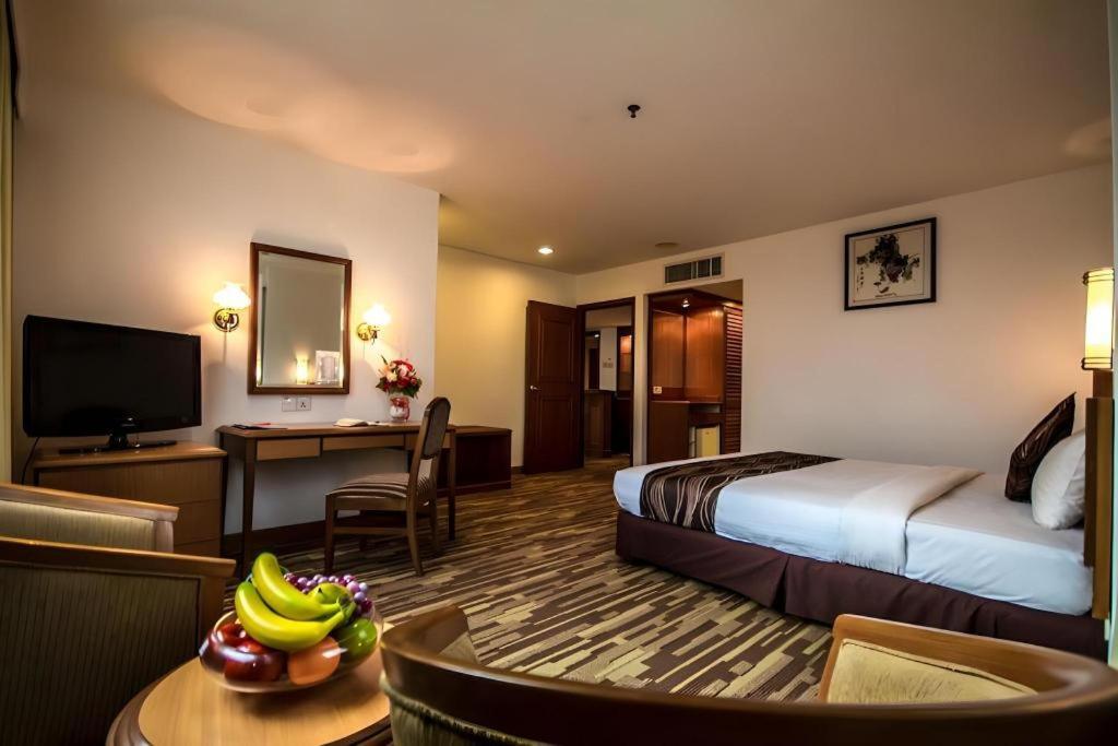 Continental Penang Hotel 3*