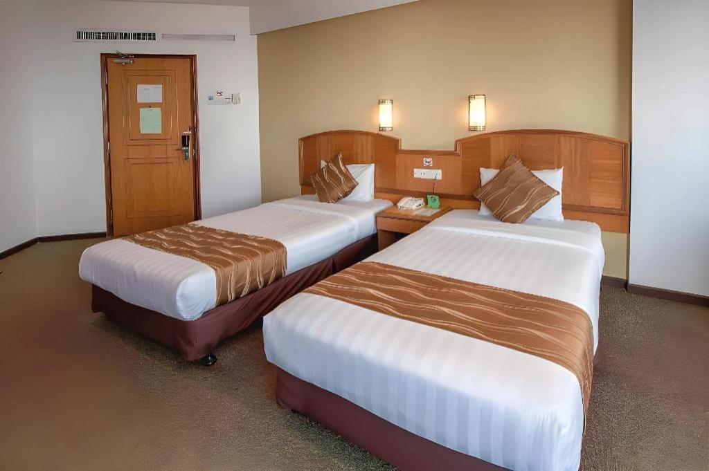 Continental Penang Hotel 3*