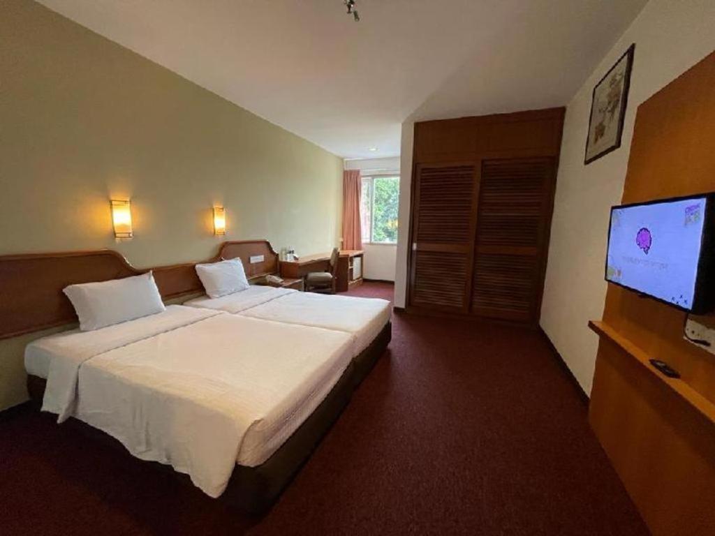 Continental Penang 3*