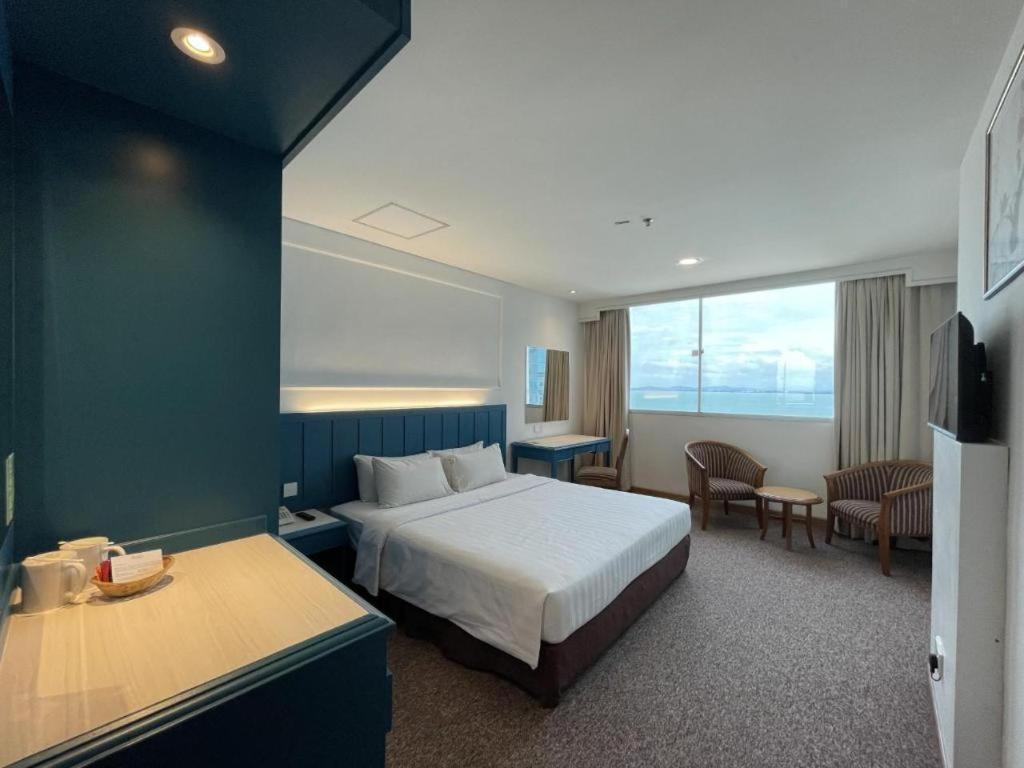 Continental Penang Hotel 3*
