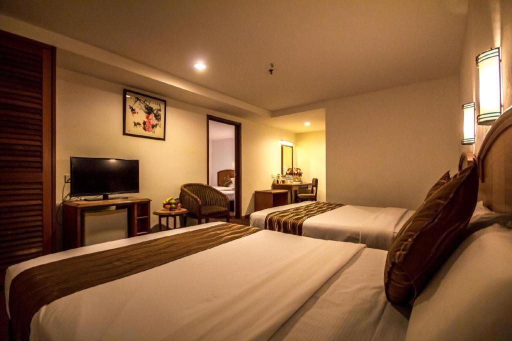 Continental Penang 3*