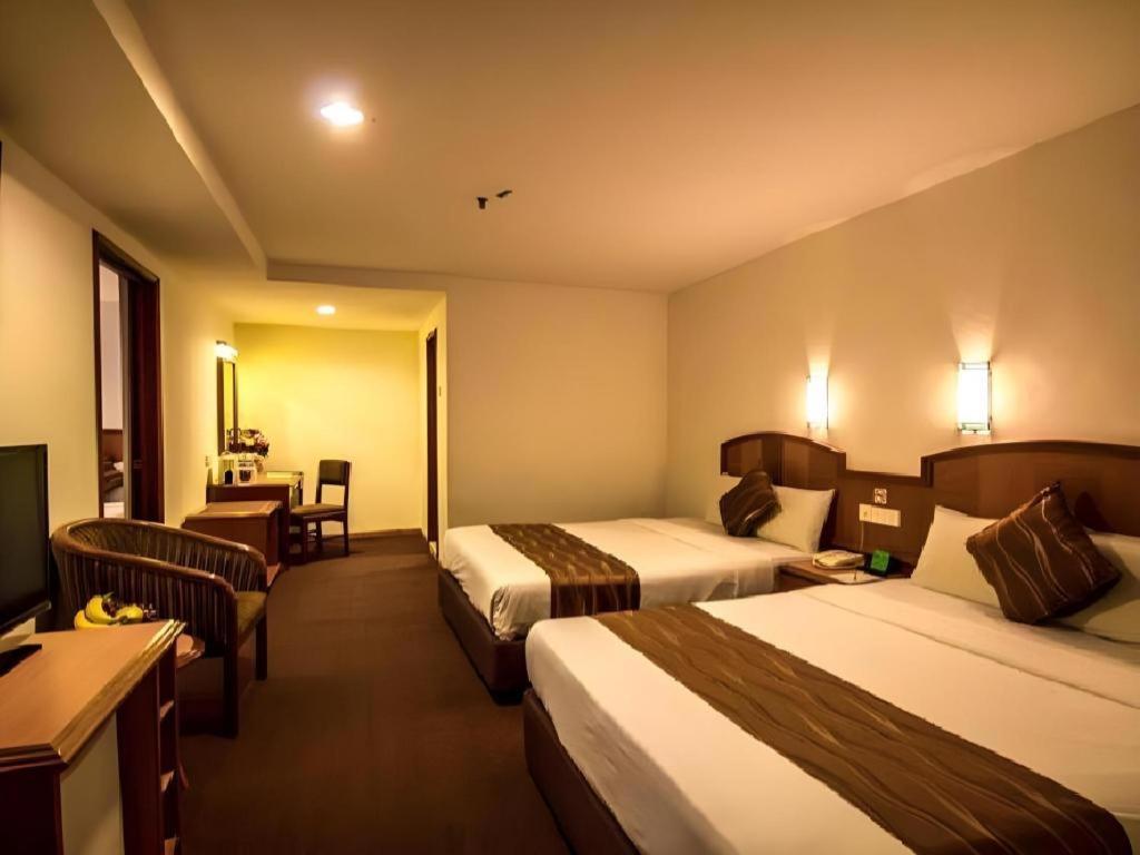 Continental Penang Hotel 3*