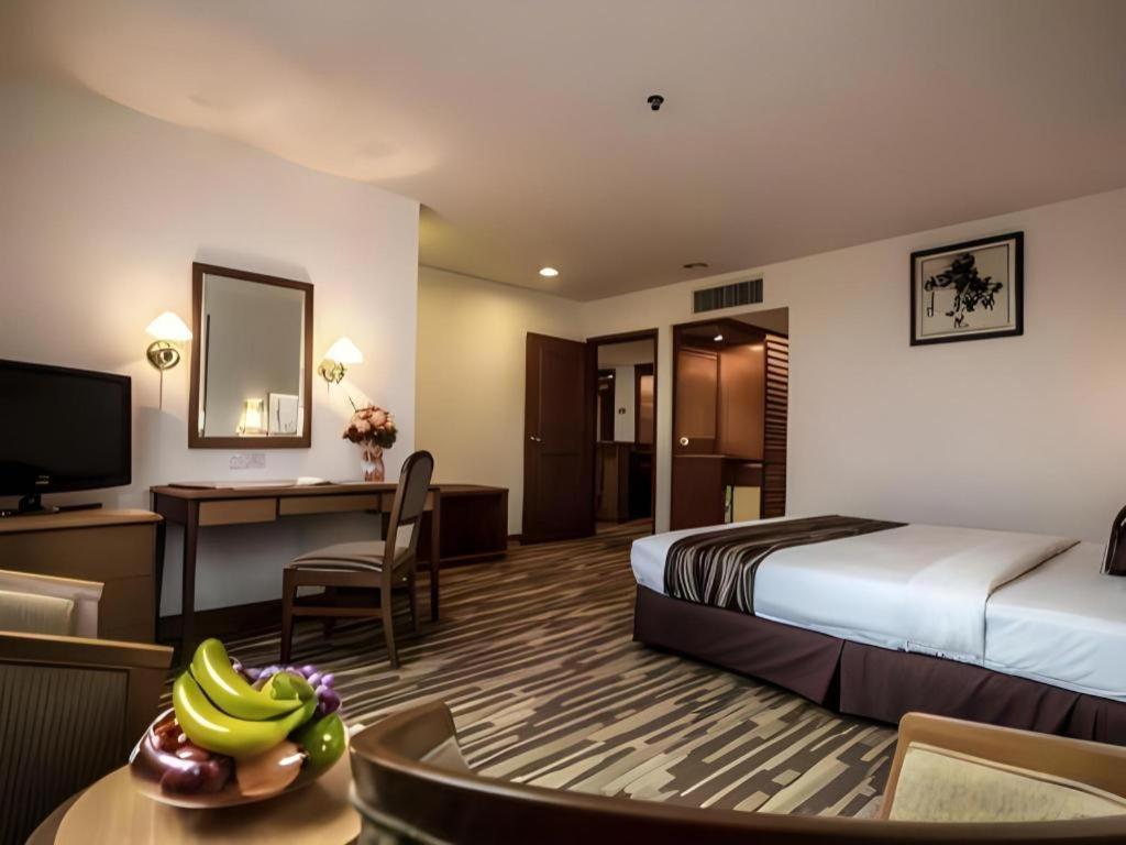 Continental Penang Hotel 3*